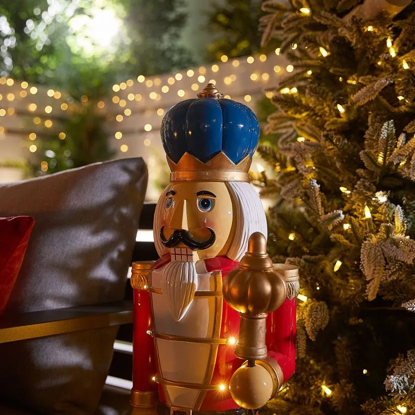 Noel The 3ft Red Christmas Nutcracker With Staff 8 Noel The 3ft Red Christmas Nutcracker With Staff - Image 6