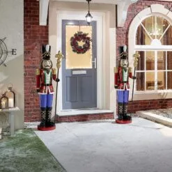 Christian The 5ft LED Christmas Nutcracker -Twinkly Shop 441f576436f35812345b13eab63ddc3c72716ea813db2f12afaa70e850cd0336