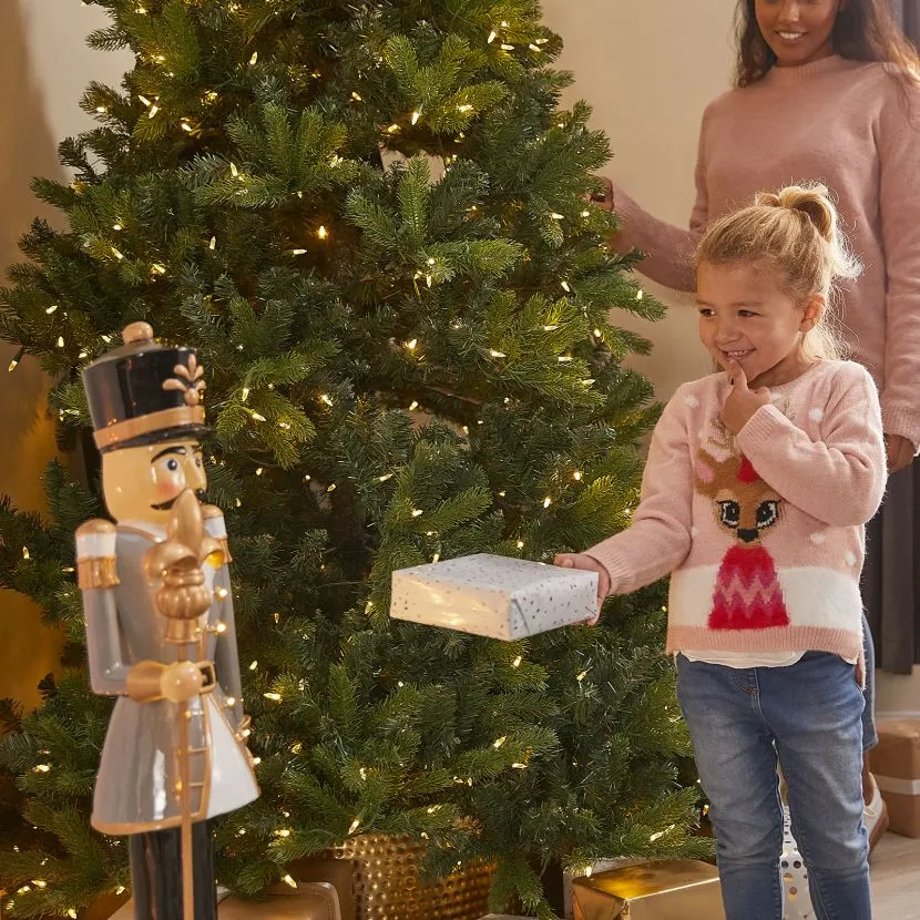 Norbert The 3ft Christmas Nutcracker With Staff 17 Norbert The 3ft Christmas Nutcracker With Staff - Image 15