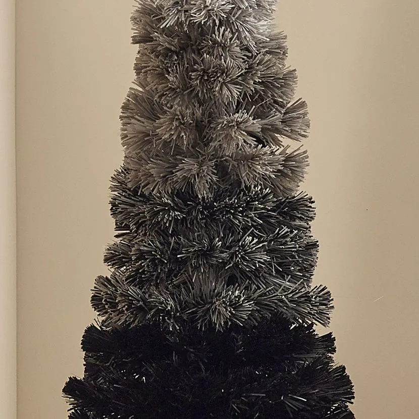 4ft Fibre Optic Grey Eclipse Fade Artificial Christmas Tree 8 4ft Fibre Optic Grey Eclipse Fade Artificial Christmas Tree - Image 6