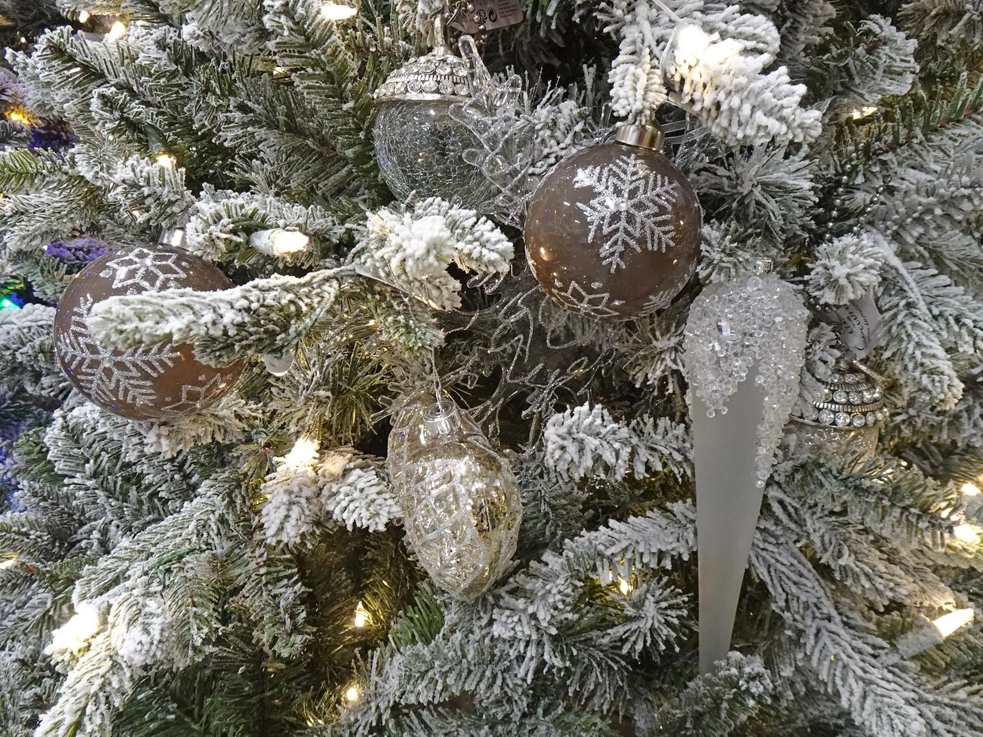 8ft Berkeley Snowy Spruce Life Like Artificial Christmas Tree 5 8ft Berkeley Snowy Spruce Life Like Artificial Christmas Tree - Image 3