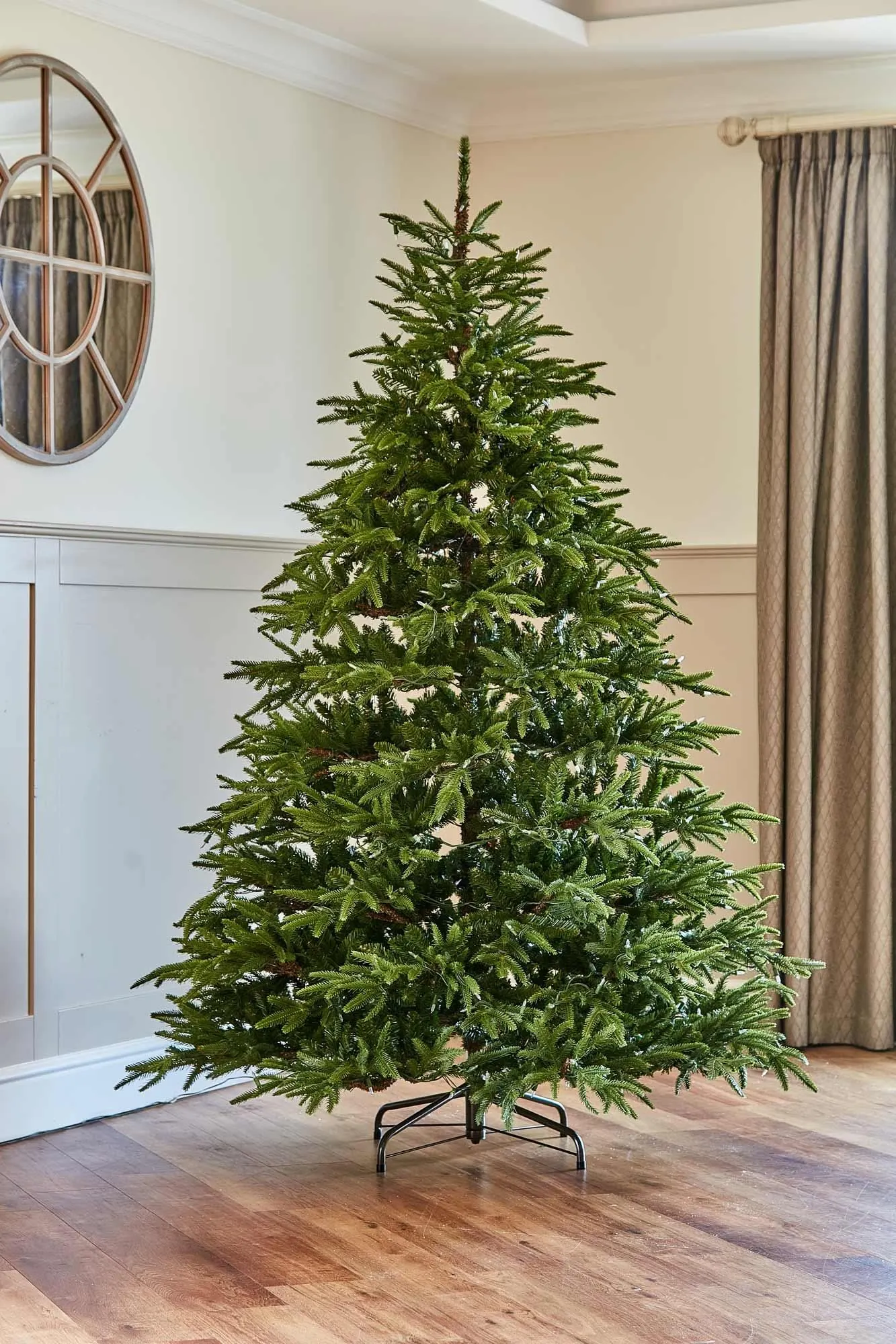 6ft Frasier Grande Feel Real Artificial Christmas Tree 5 6ft Frasier Grande Feel Real Artificial Christmas Tree - Image 3