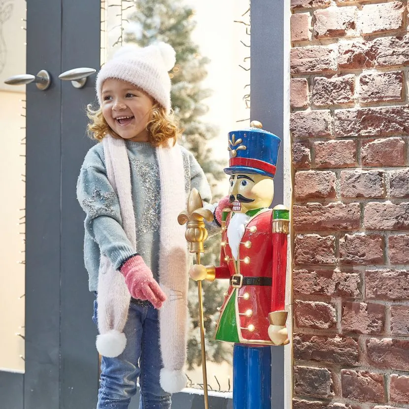 Norbert The 3ft Christmas Nutcracker With Staff 5 Norbert The 3ft Christmas Nutcracker With Staff - Image 3