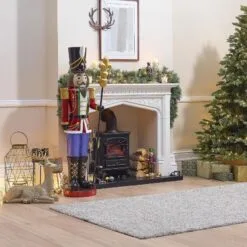 Christian The 5ft LED Christmas Nutcracker -Twinkly Shop b8561af41baf7619e53fd42557a779e171a978f0a0bd9a14a522152e92ab02e7